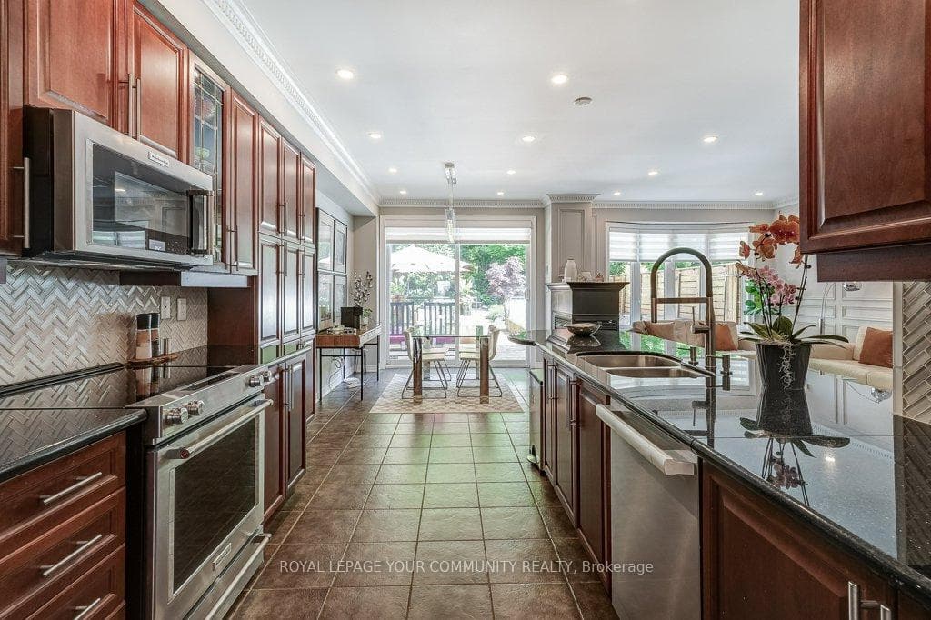 30 Carriage House Court photo 24