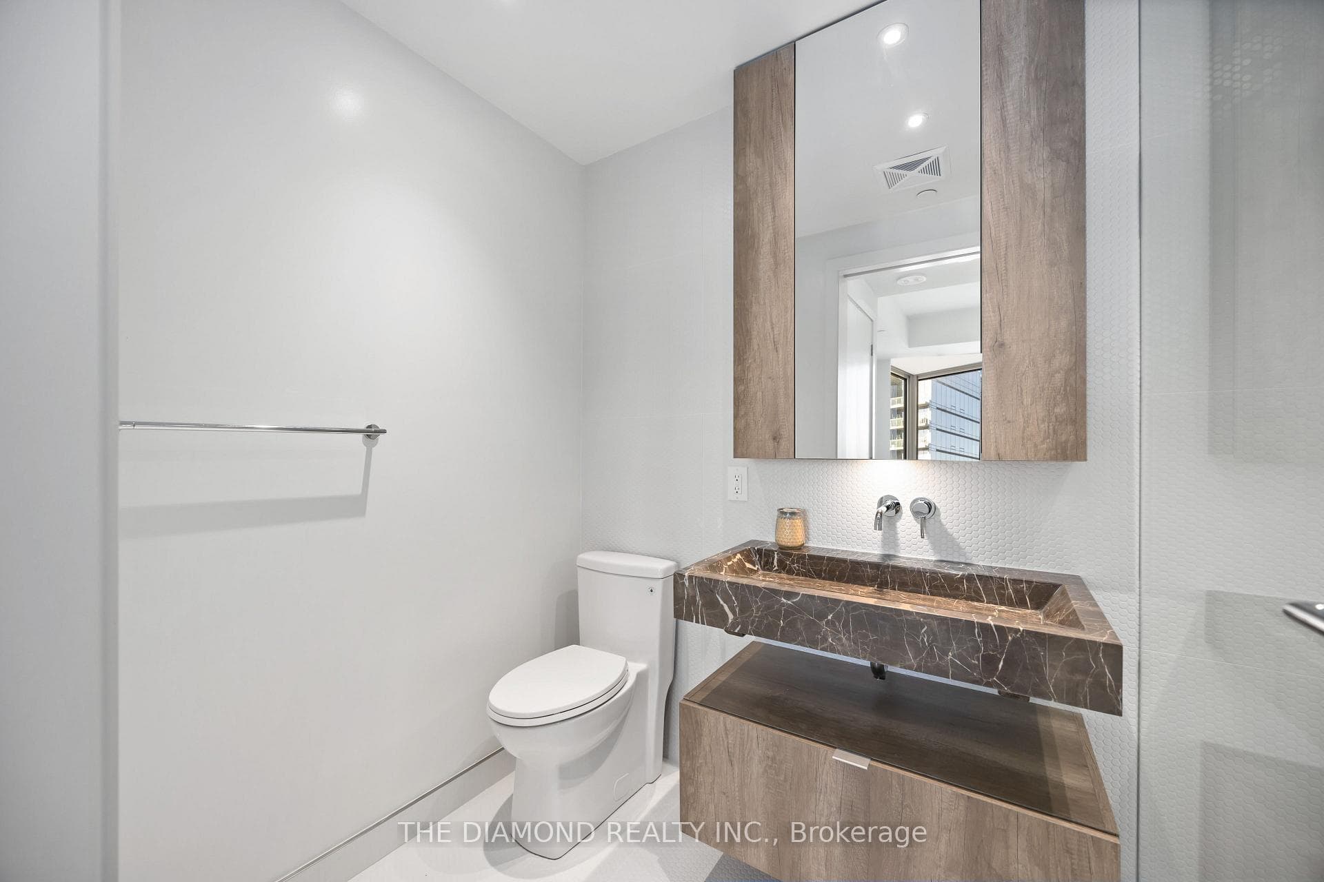 11 Yorkville Avenue Unit 1903 photo 26