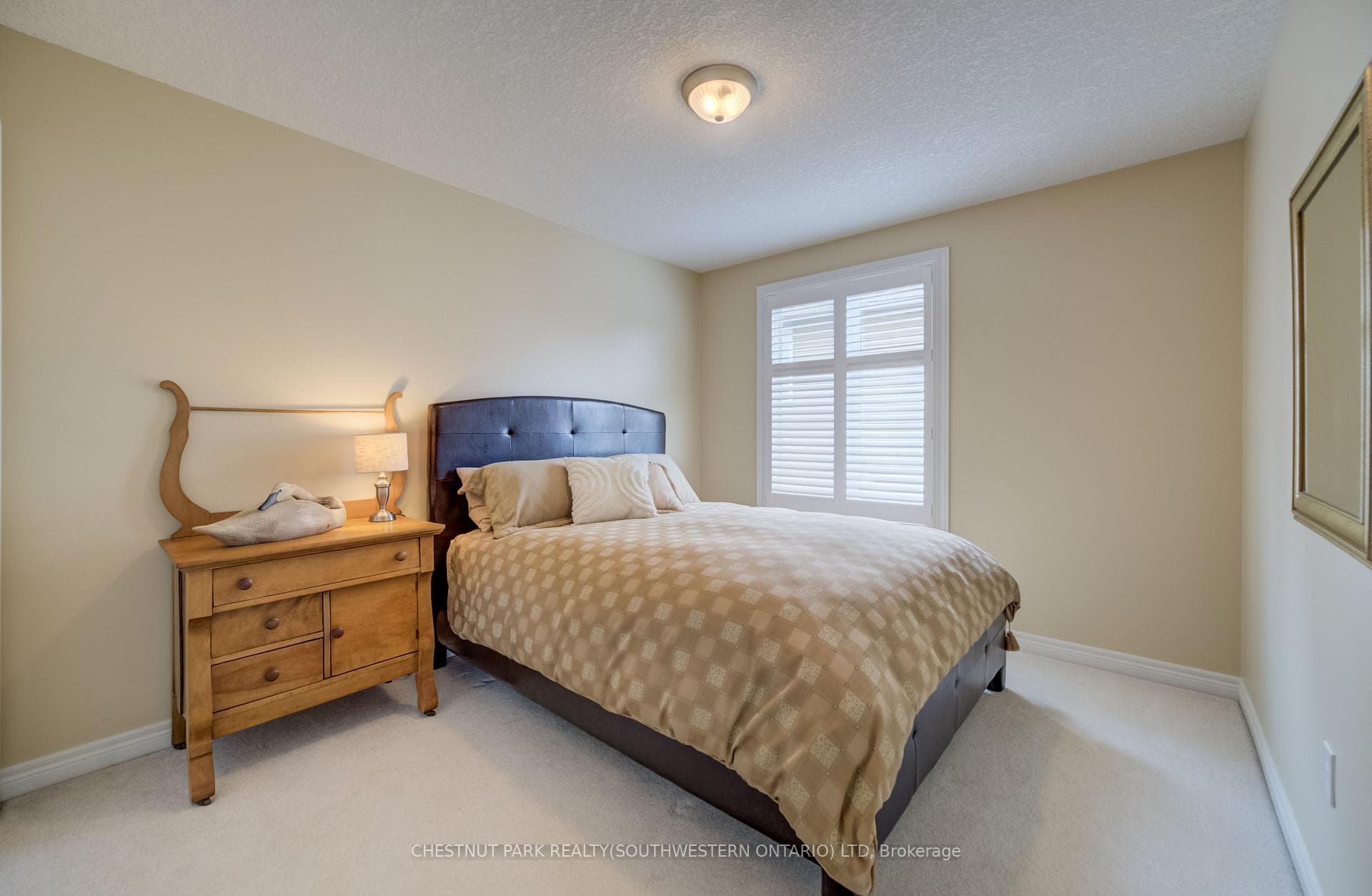 560 Springwater Drive photo 34