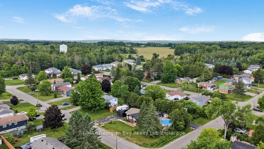 460 Athabaska Street photo 42