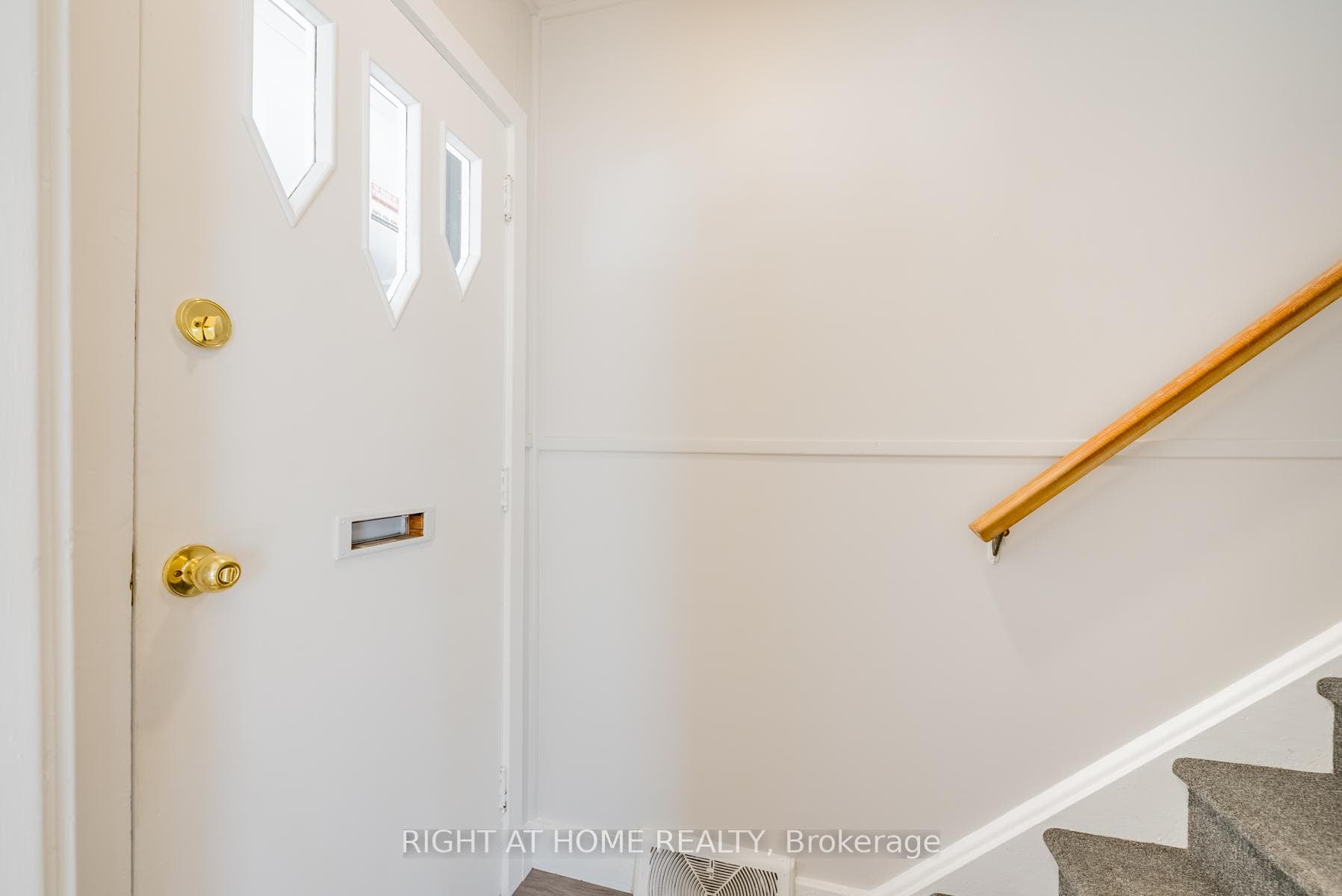 271 Drew Street photo 4