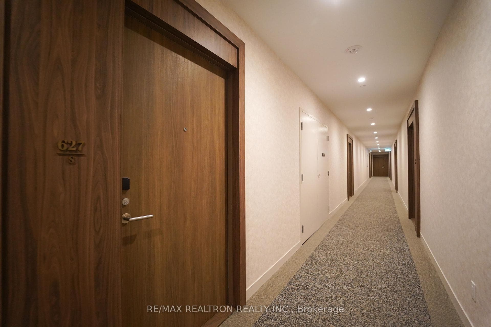 8188 Yonge Street Unit 627 photo 6