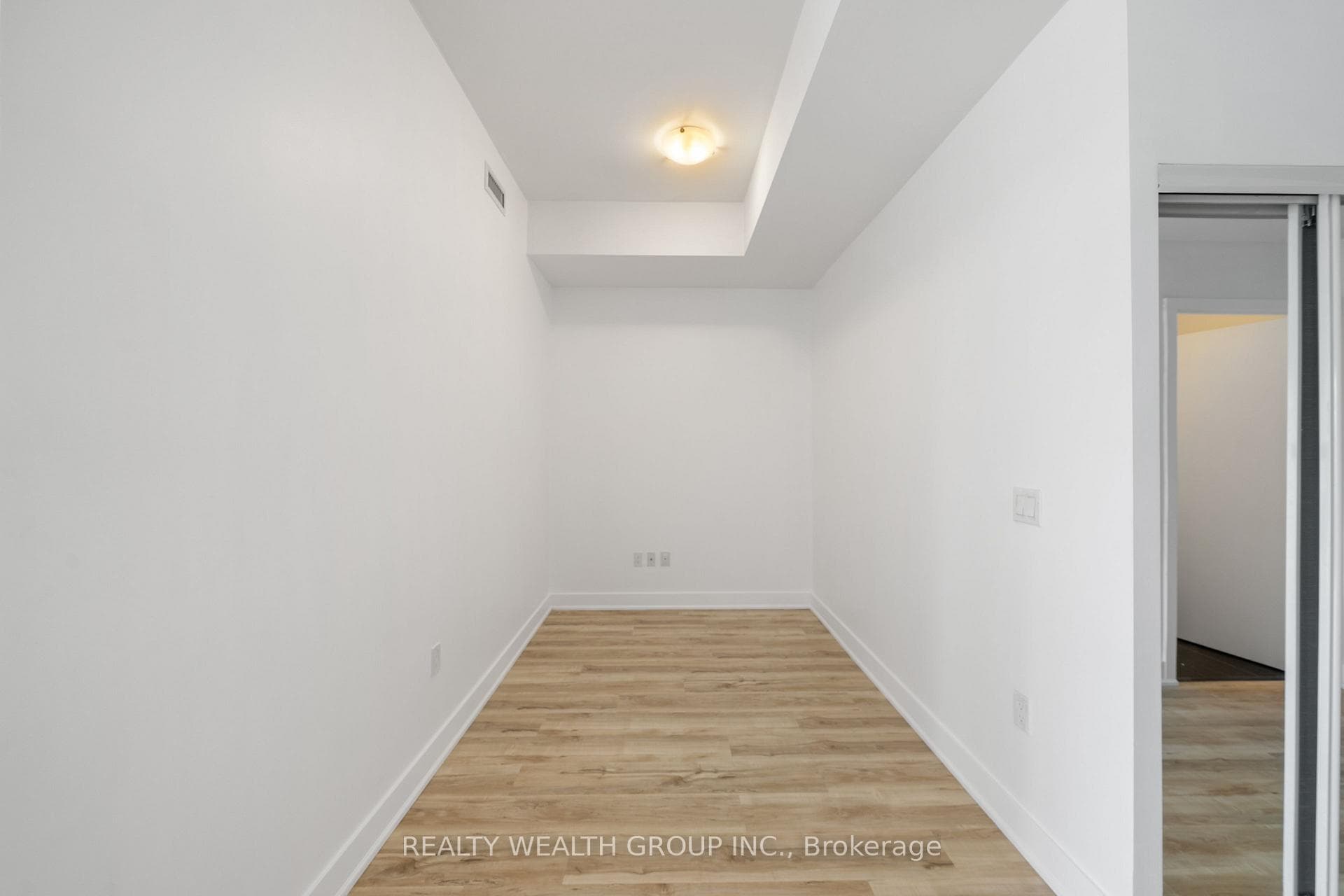 30 Shore Breeze Drive Unit 1312 photo 11
