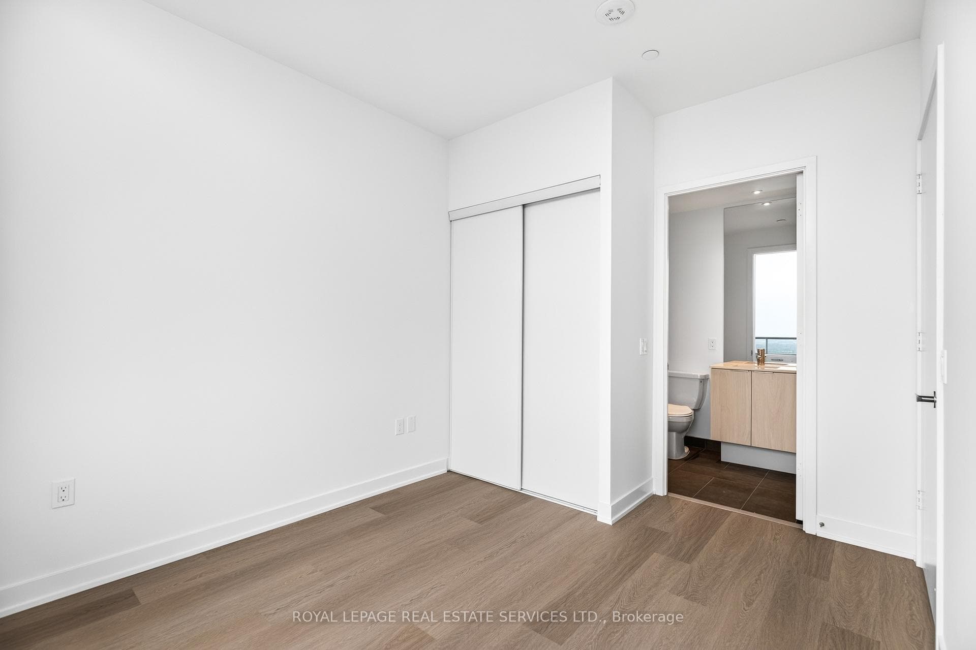 448 Burnhamthorpe Road Unit 5101 photo 32