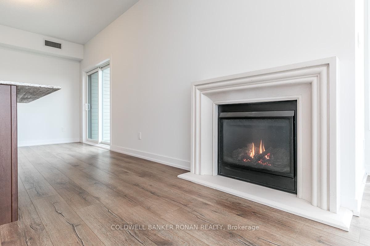 69 Boyne Street Unit 407 photo 10