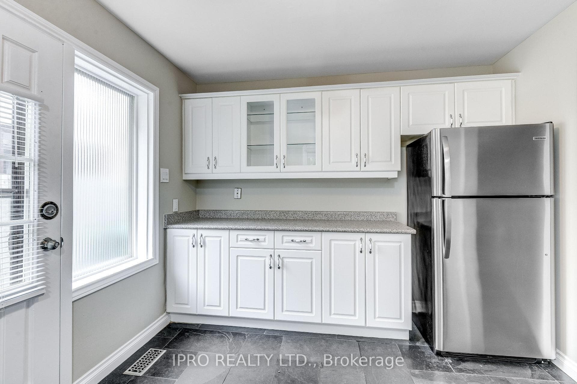 31 Burgby Avenue photo 10