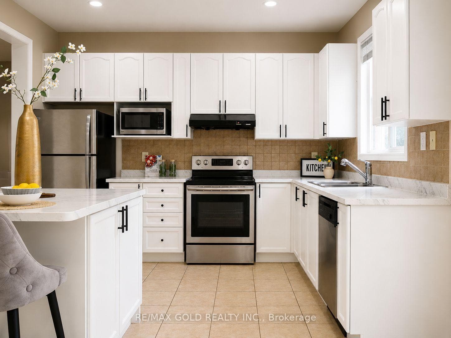 24 Gander Crescent photo 8