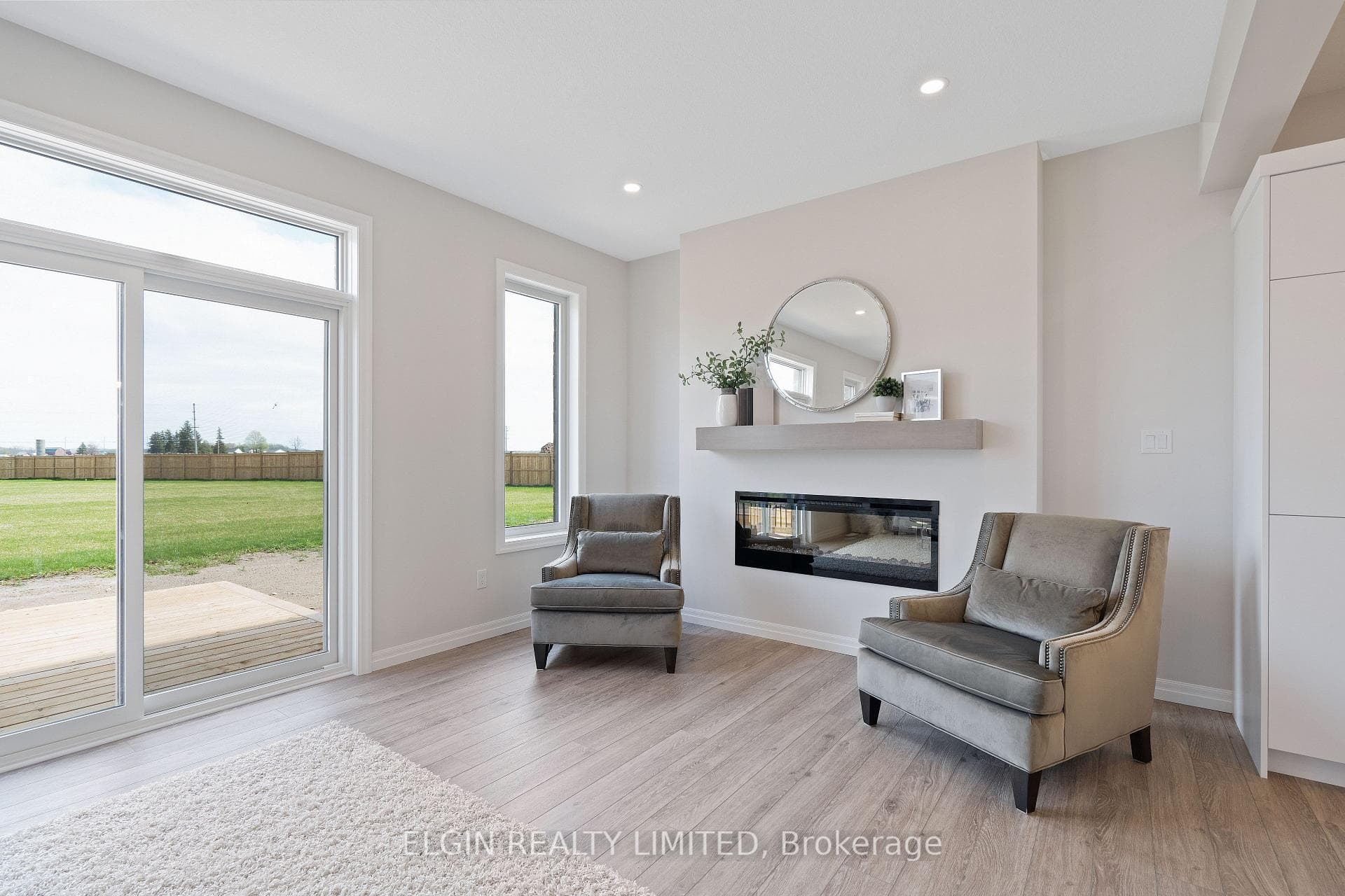 225 Renaissance Drive photo 15