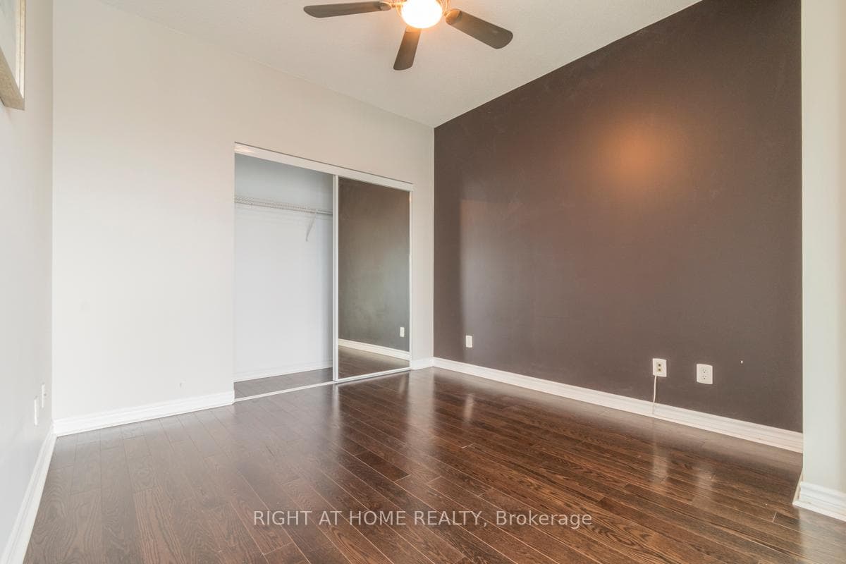 2885 Bayview Avenue Unit 1402 photo 16