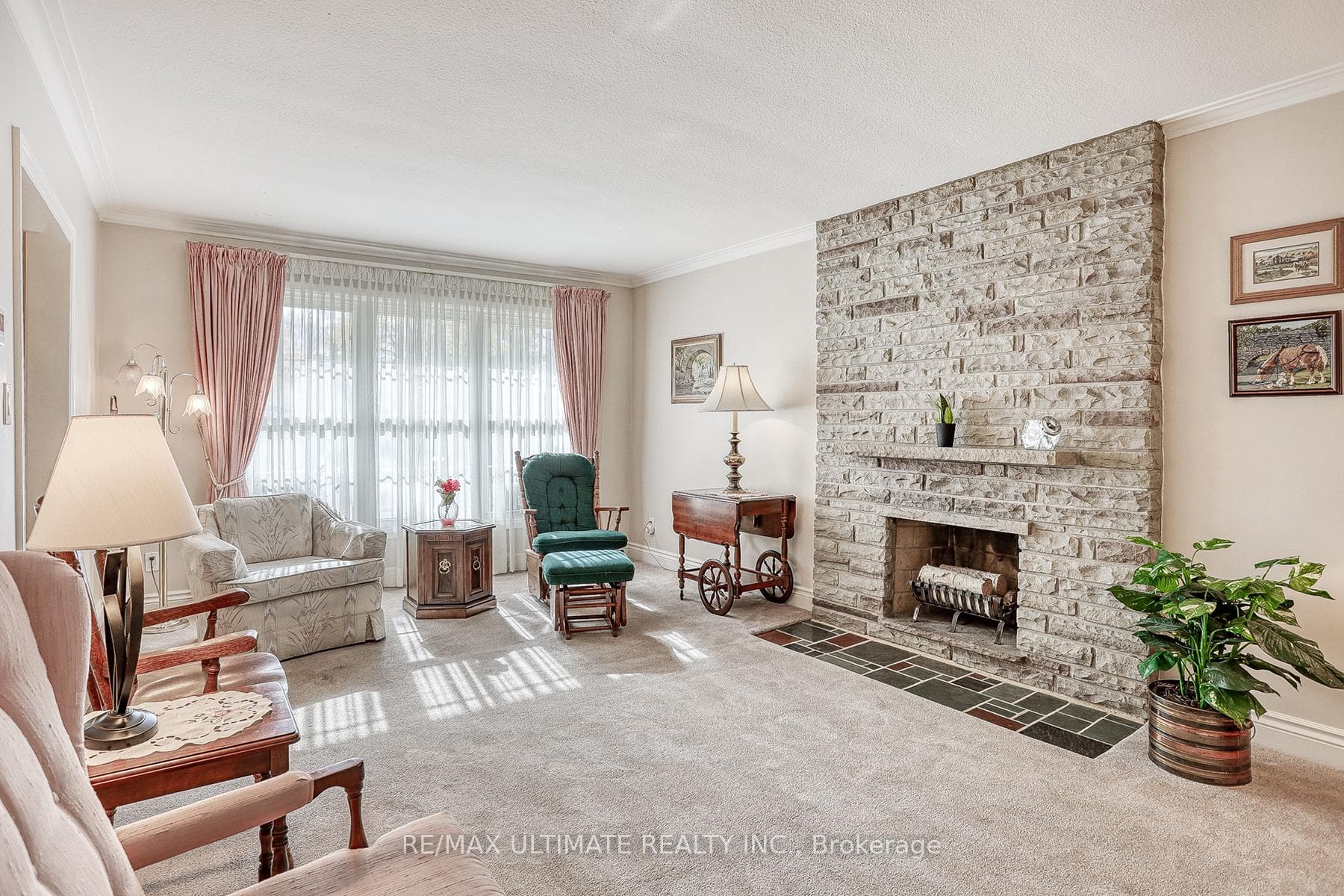 42 Summerside Crescent photo 6
