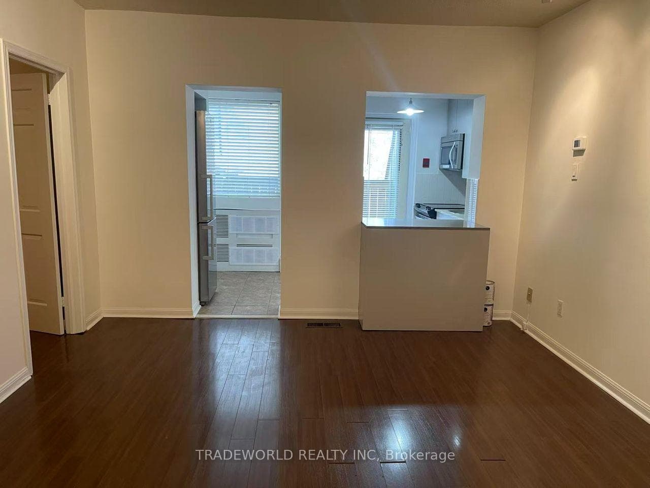 39 Oriole Parkway Unit 2 photo 2