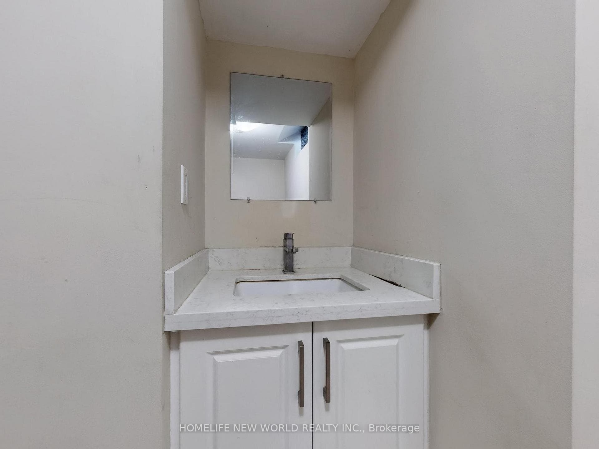 95 Douglas Haig Drive photo 36