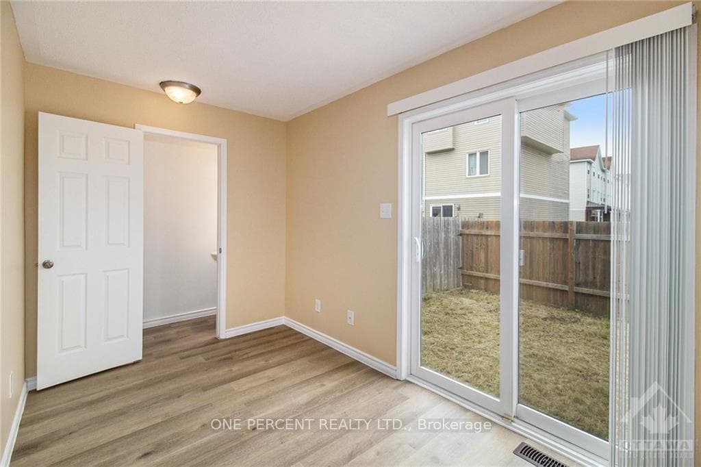 370 MOFFATT POND Court photo 3