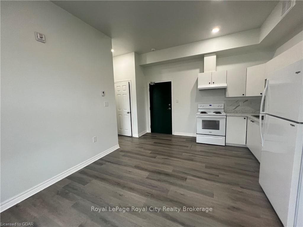 71 VICTORIA Street Unit 304 photo 4