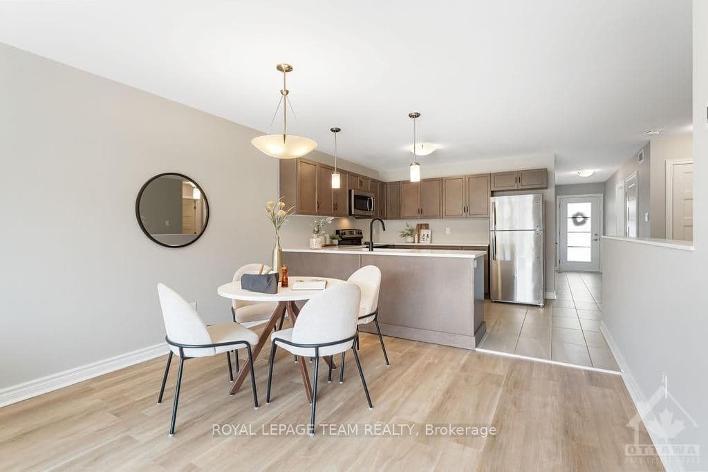 811 REAUME Street photo 11