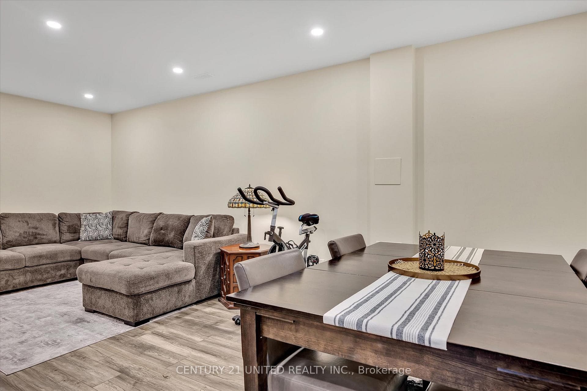 145 Towerhill Road photo 22