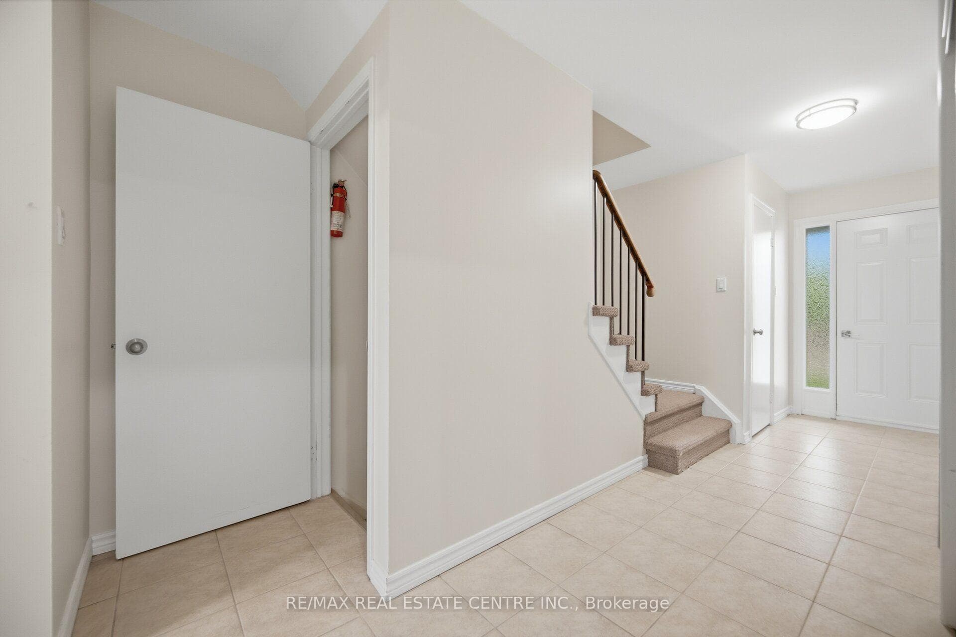 706 Carrying Place photo 39