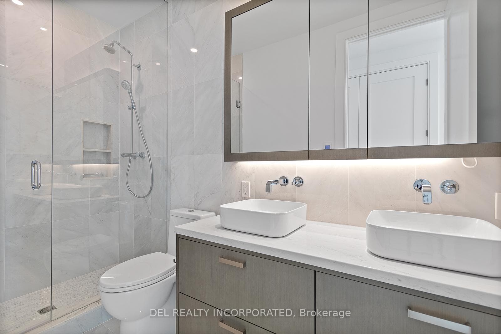 455 Wellington Street Unit 1008 photo 23