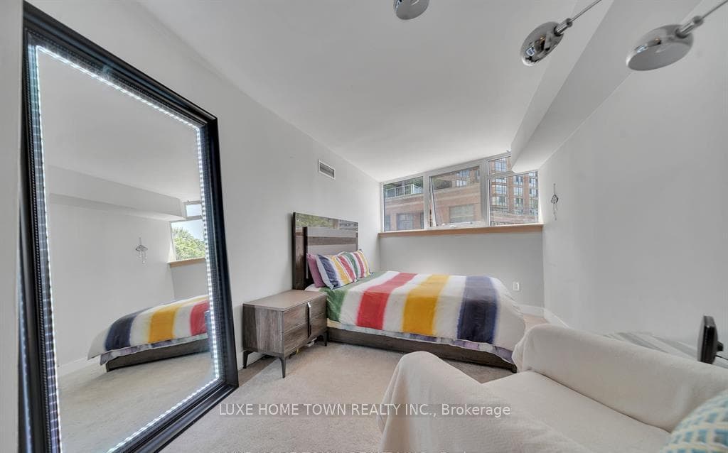 1055 Bay Street Unit 308 photo 17