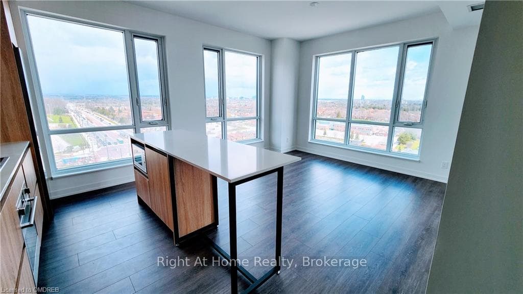7950 BATHURST Street Unit 1204 photo 8