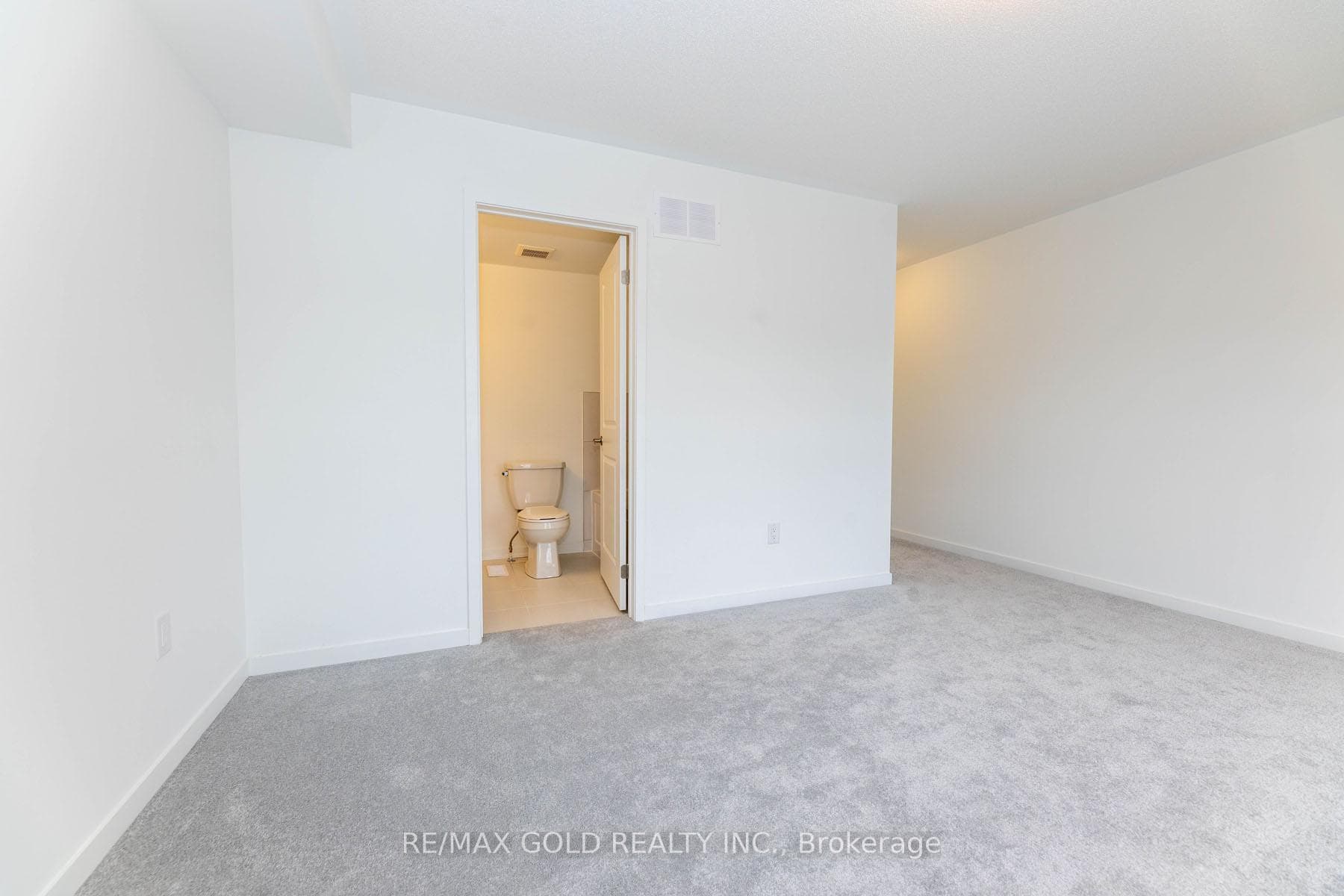 217 Monarch Avenue photo 32