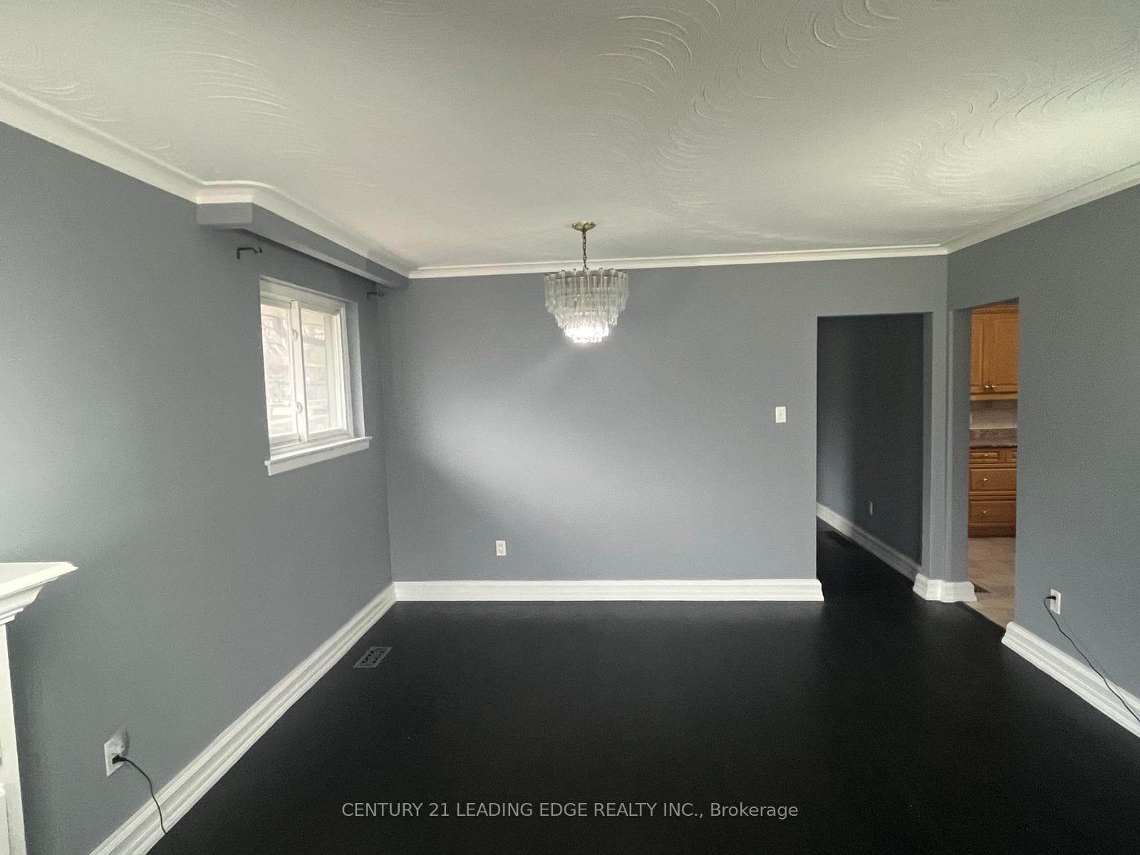 912 Crocus Crescent photo 4