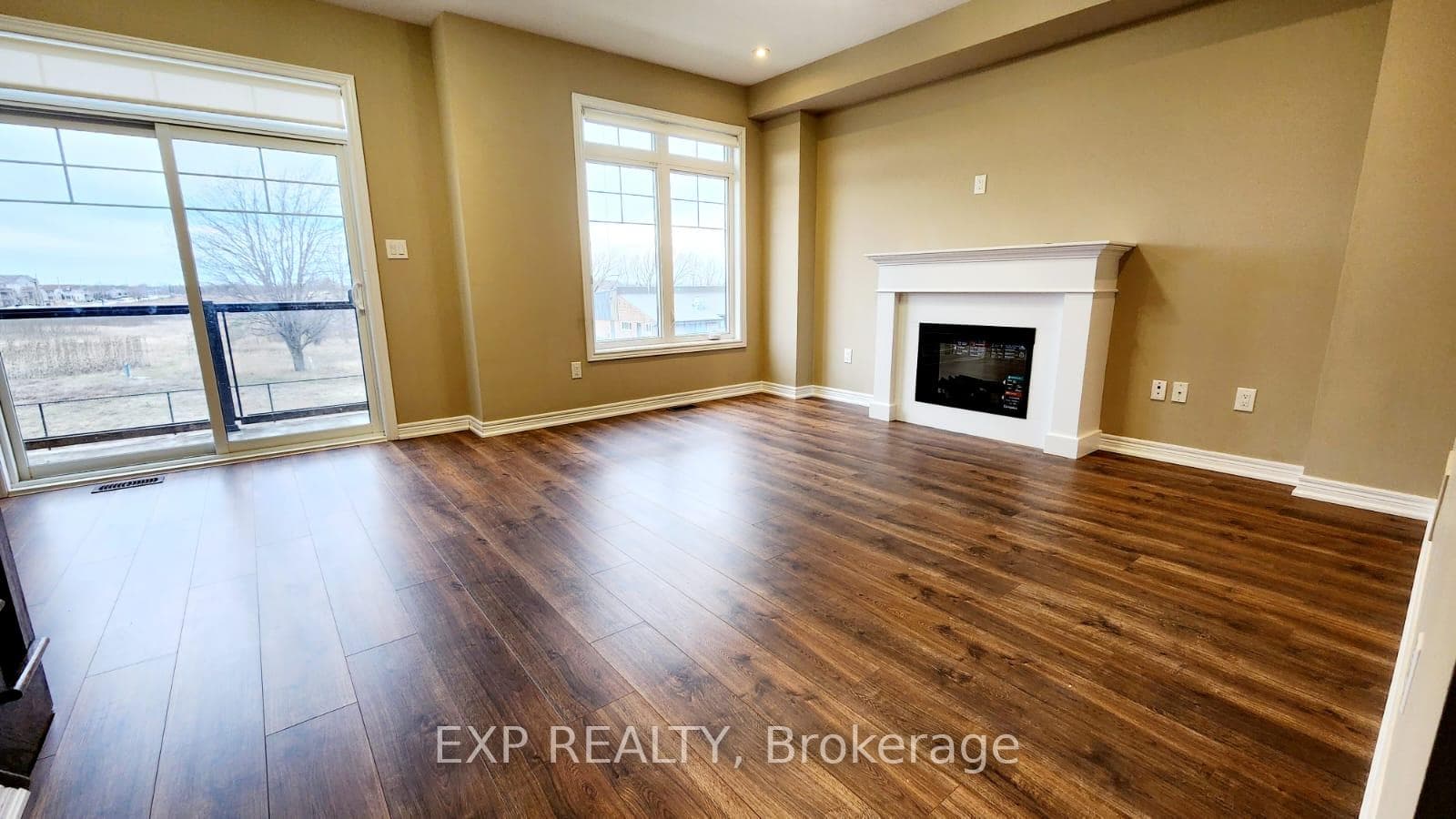 300 Hunter Road photo 8