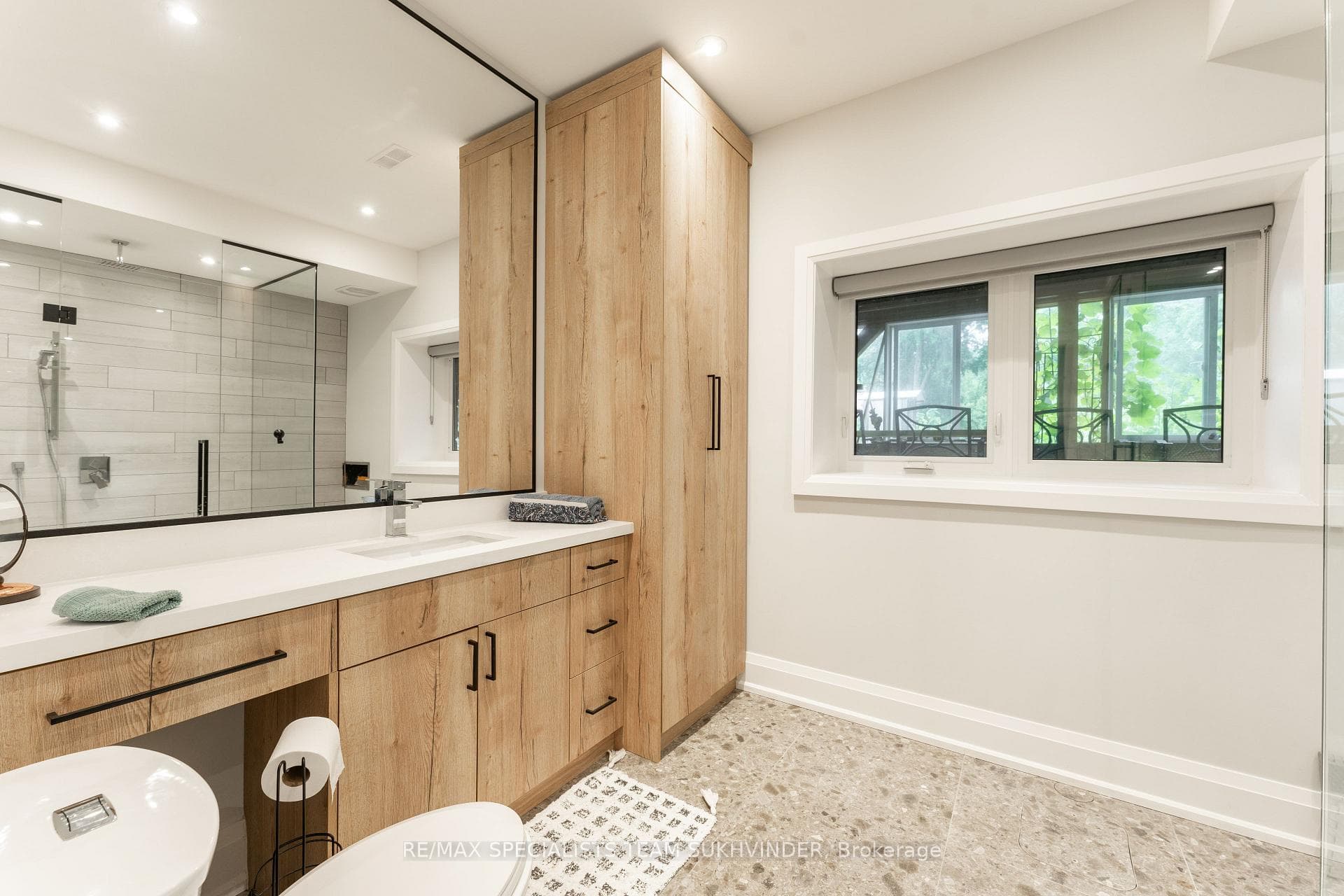 131 King Street photo 31