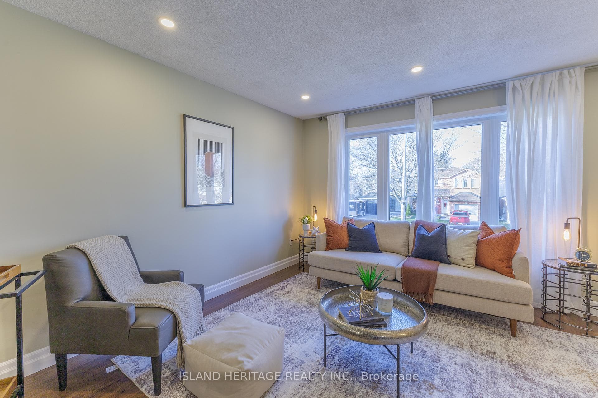 114 Turnberry Crescent photo 6