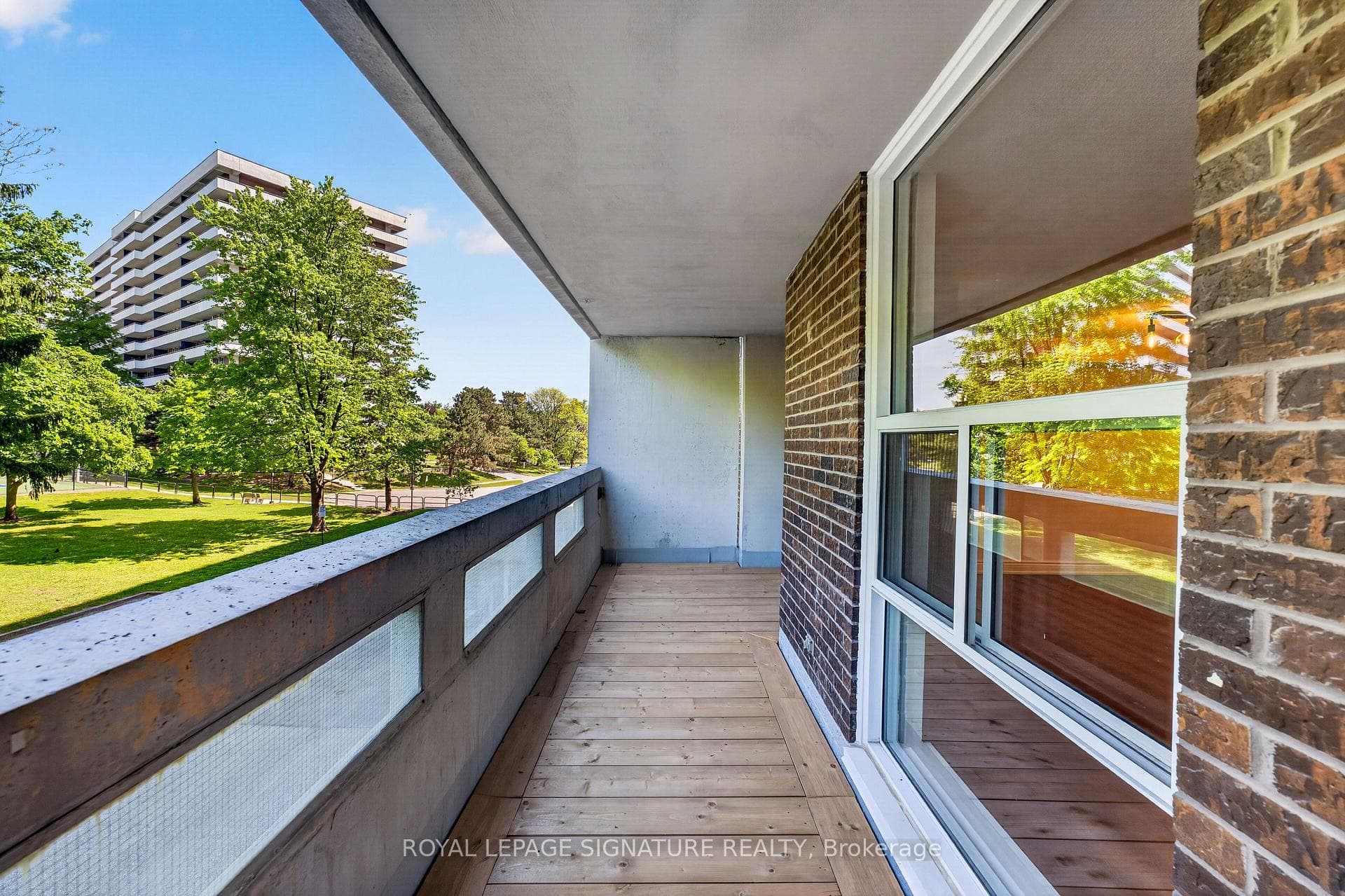 60 Inverlochy Boulevard Unit 309 photo 21
