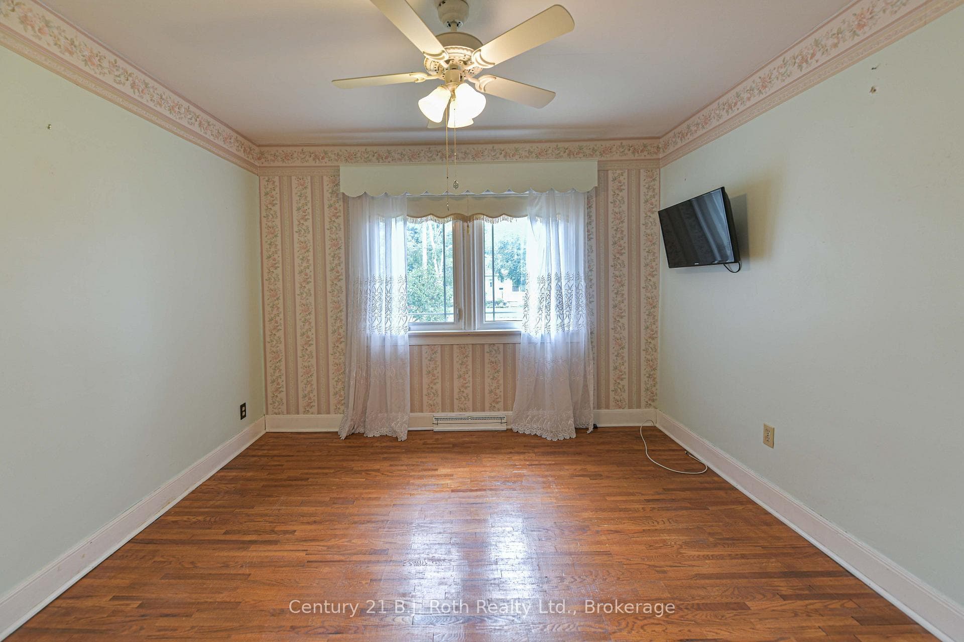 375 Parkhurst Crescent photo 26