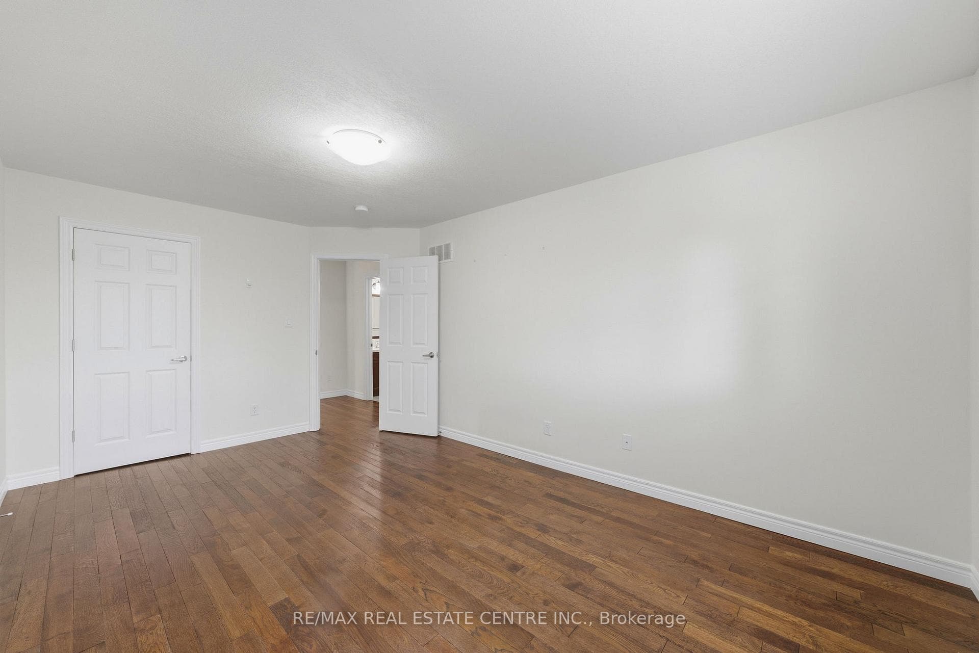 876 GOLF LINKS Road Unit 1 photo 32