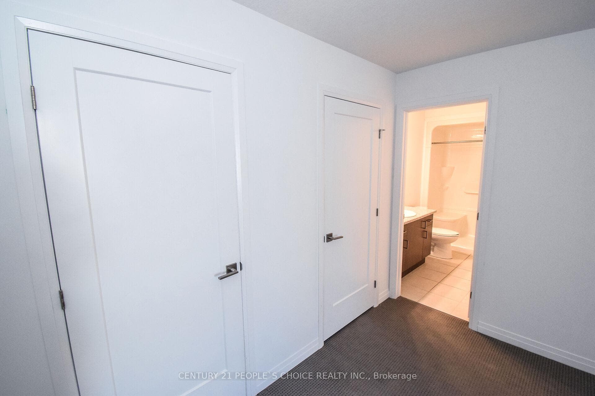 15 Hoffman Lane photo 32