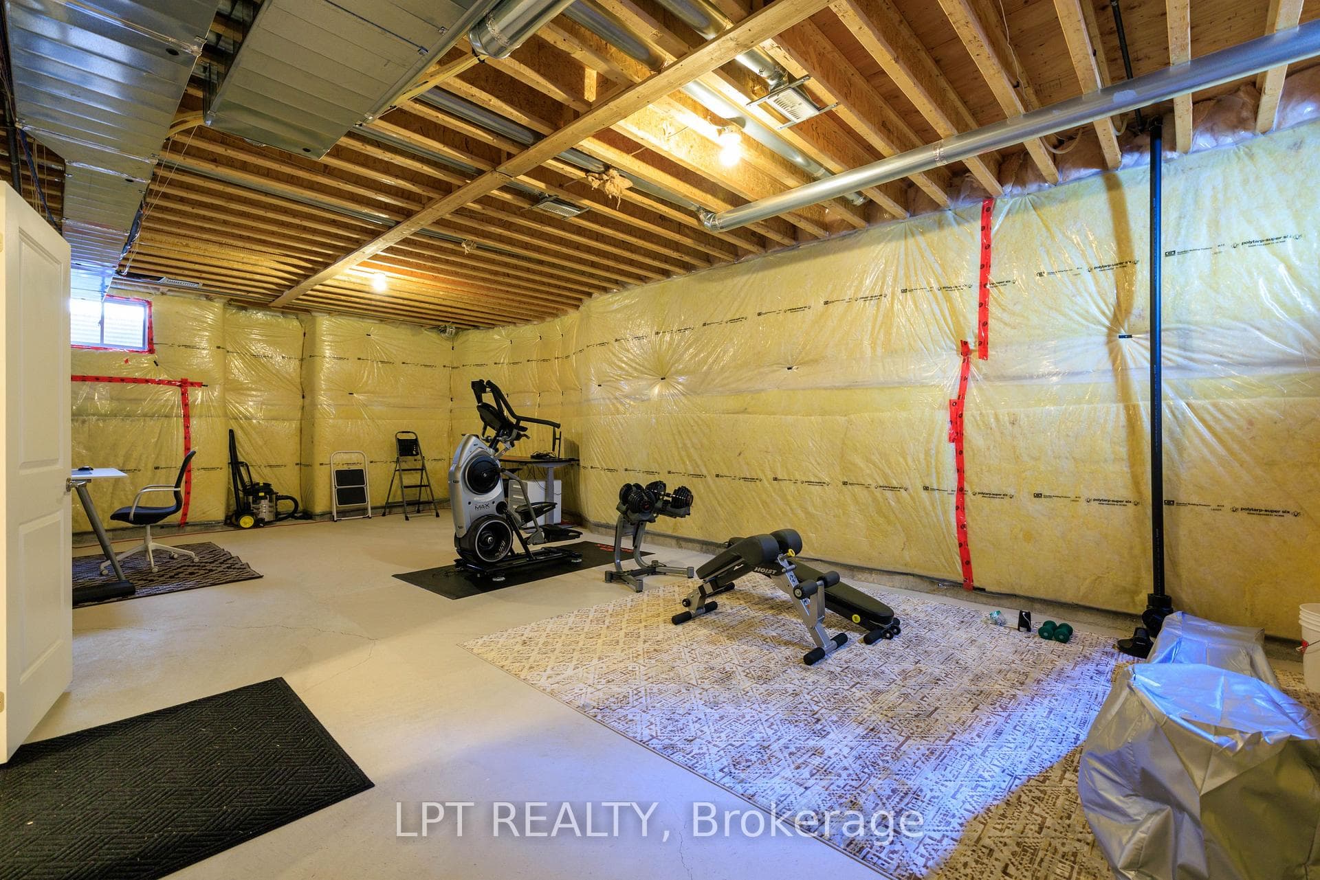 113 Burns Boulevard photo 33