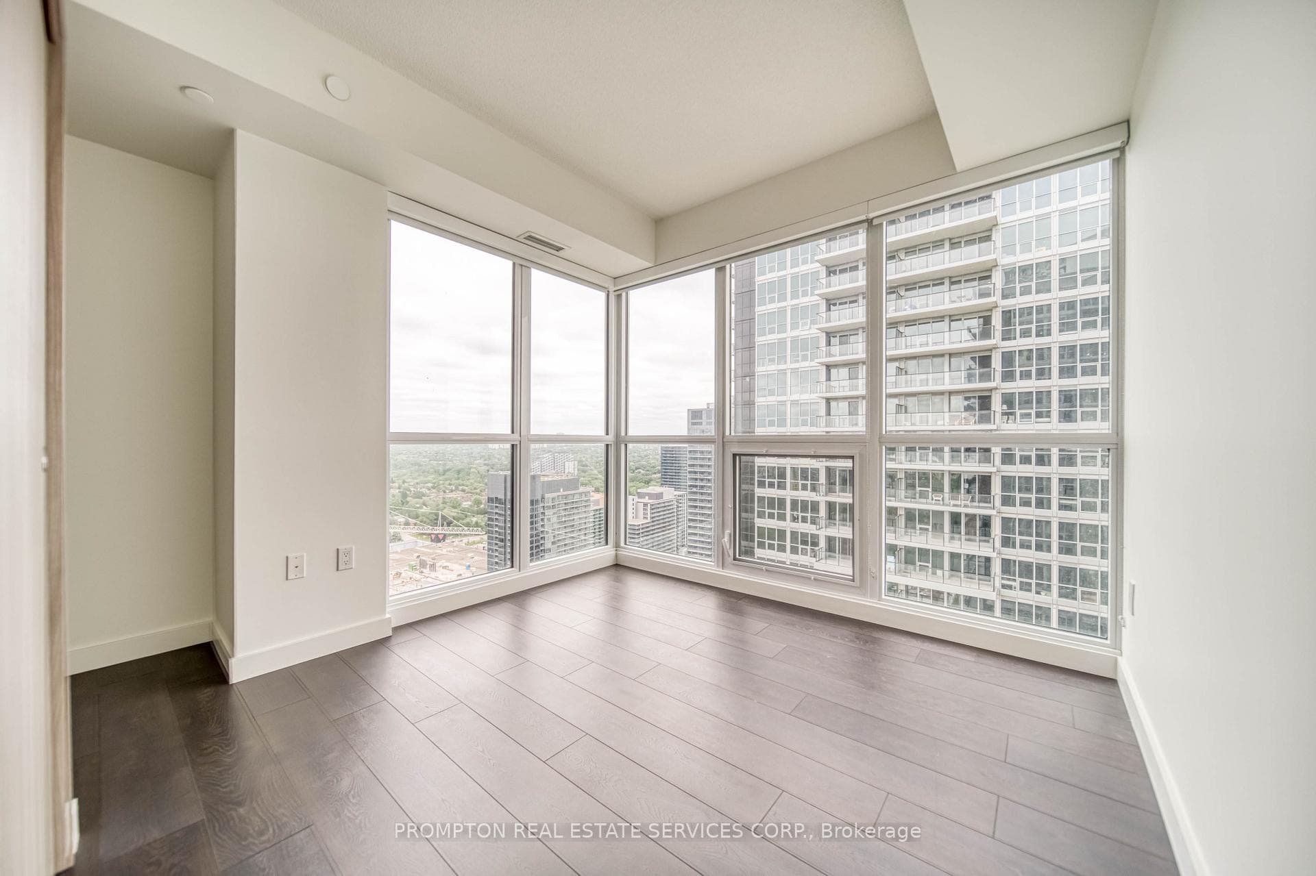 85 Mcmahon Drive Unit 3108 photo 18