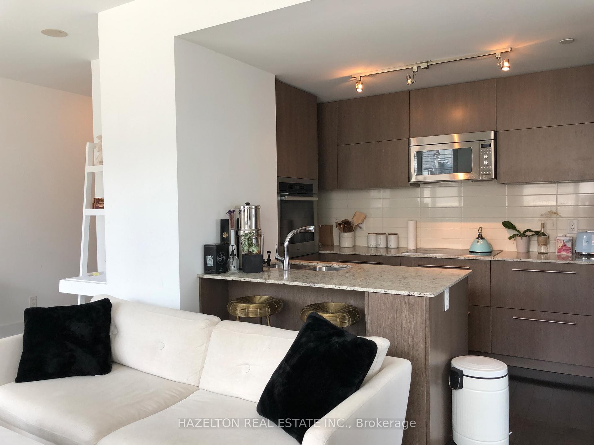 170 Avenue Road Unit 210 photo 8
