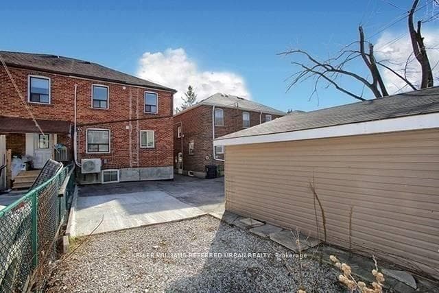 2286 Dufferin Street Unit Lower photo 14