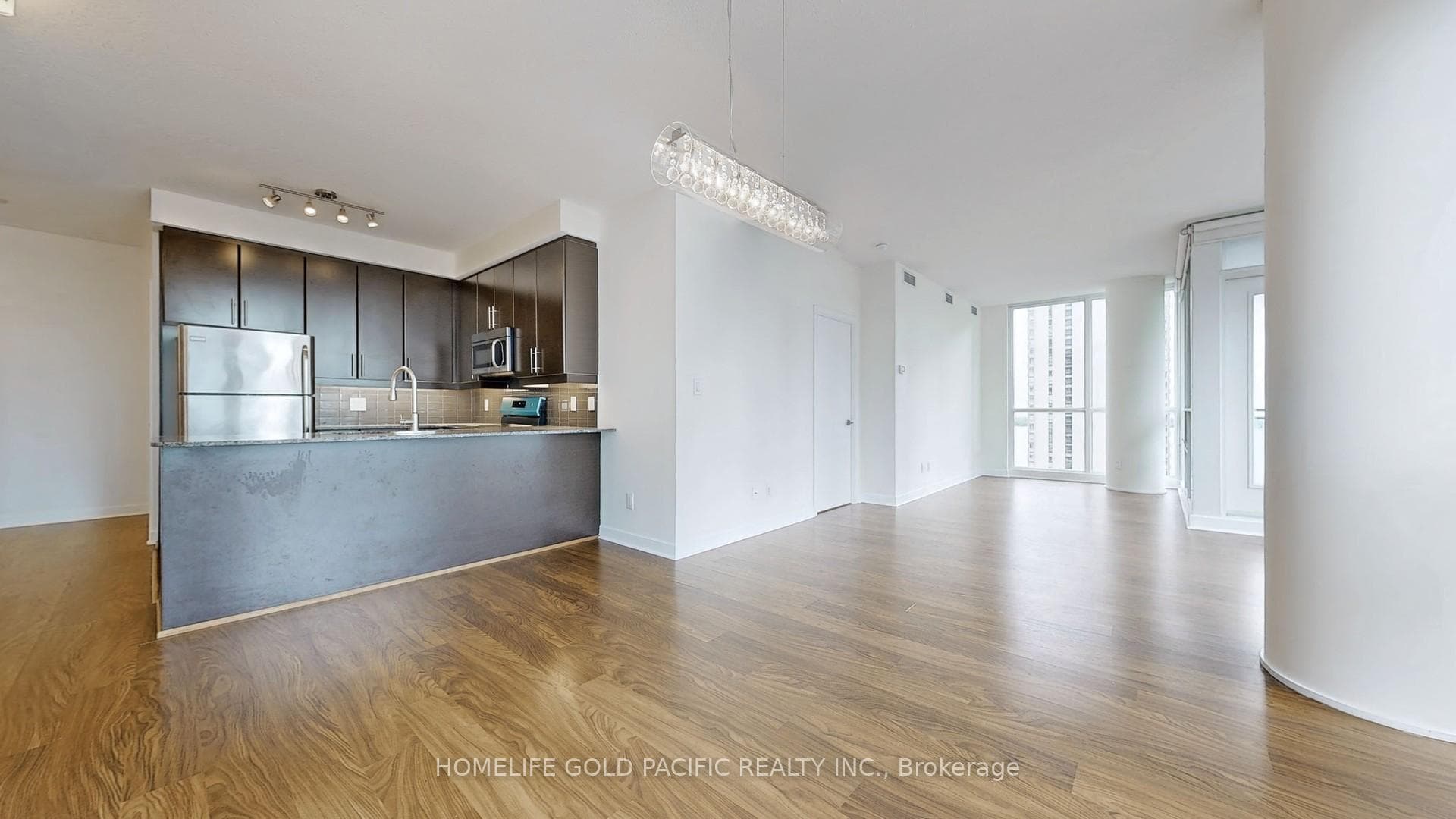 33 Bay Street Unit 1812 photo 10