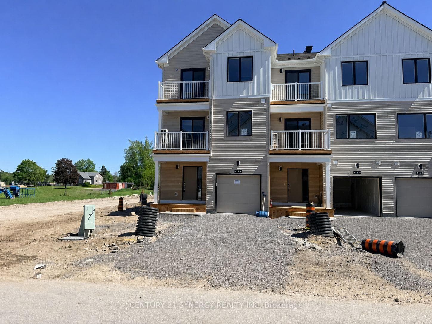 436 Patrick Street photo 3