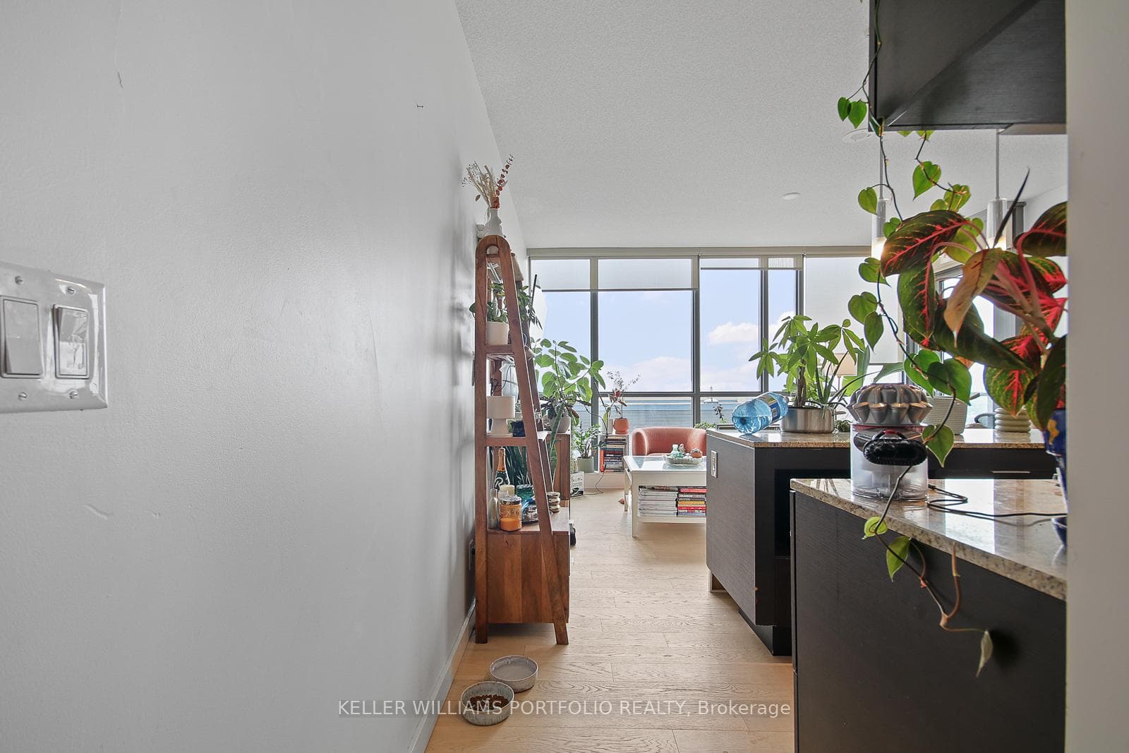 8 Charlotte Street Unit 2209 photo 4
