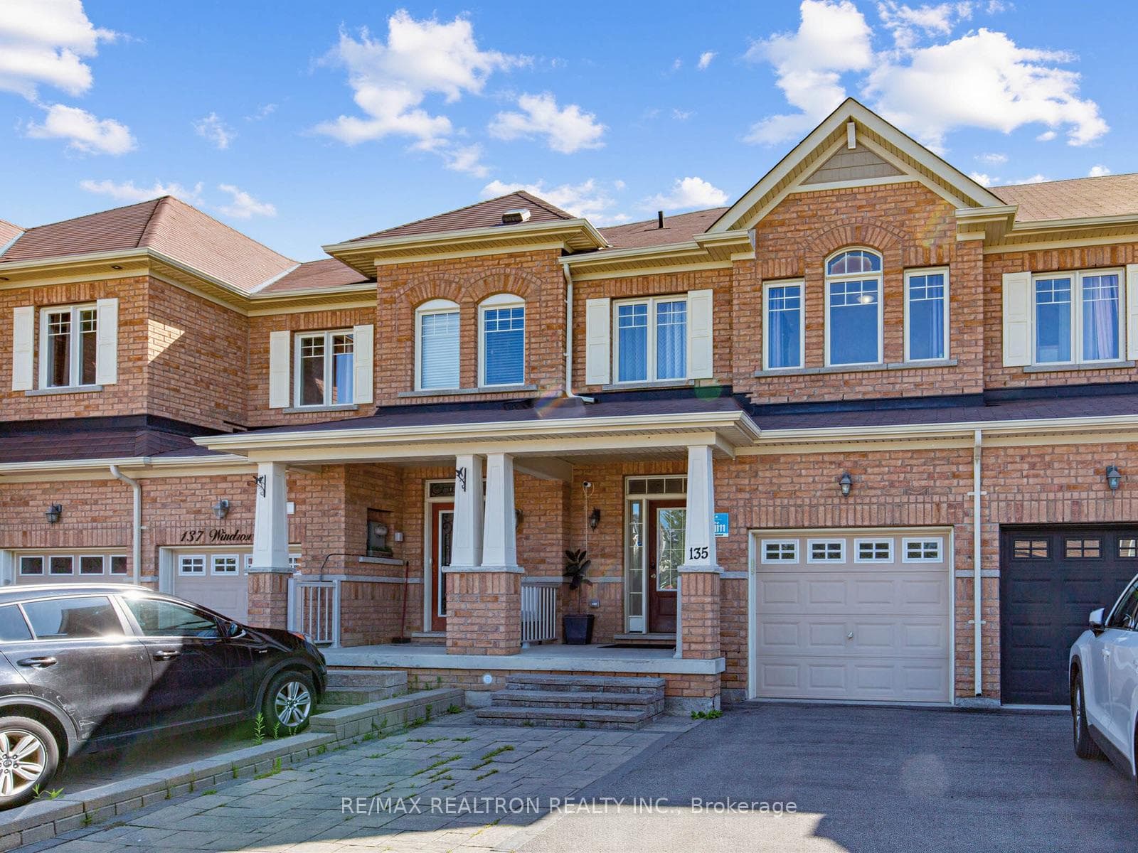 135 Windrow Street photo 2