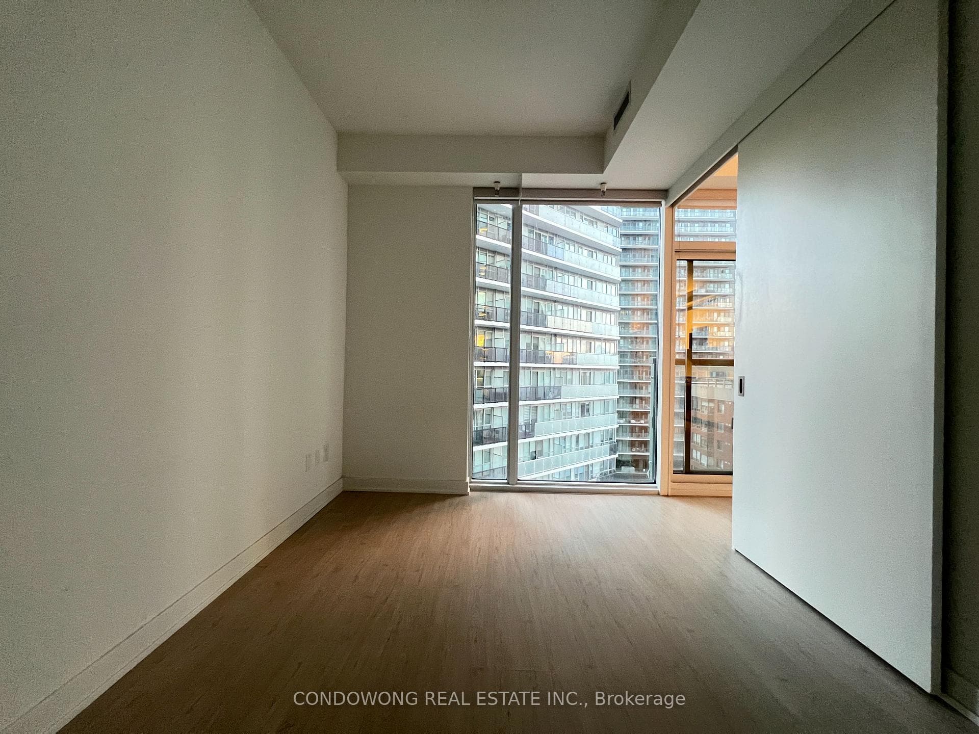 65 Mutual Street Unit 1507 photo 10