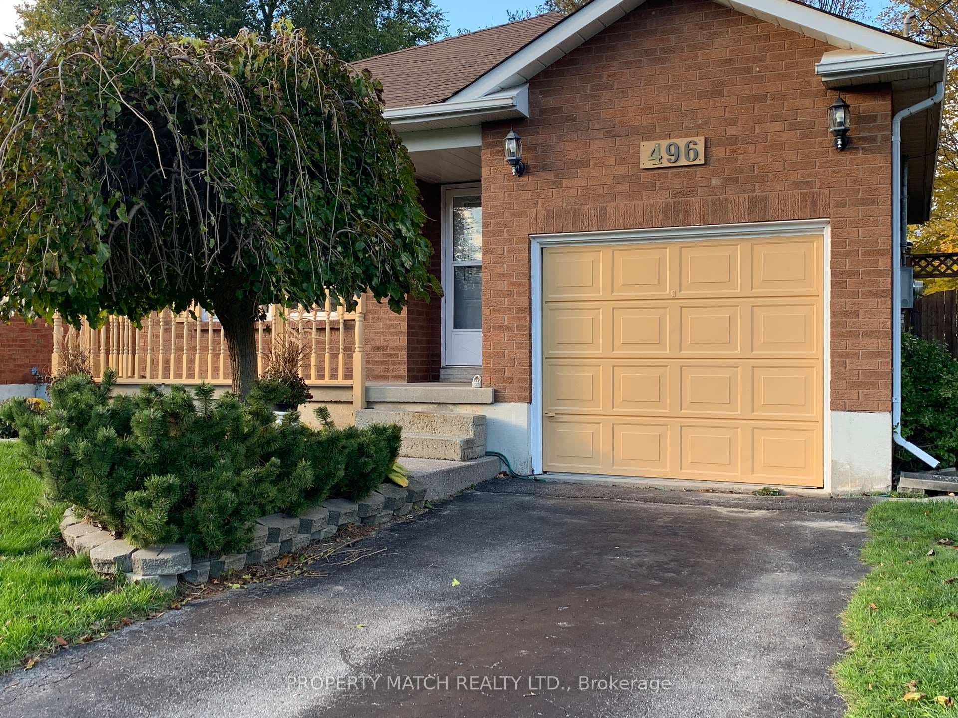 496 Burnham Manor Court photo 3