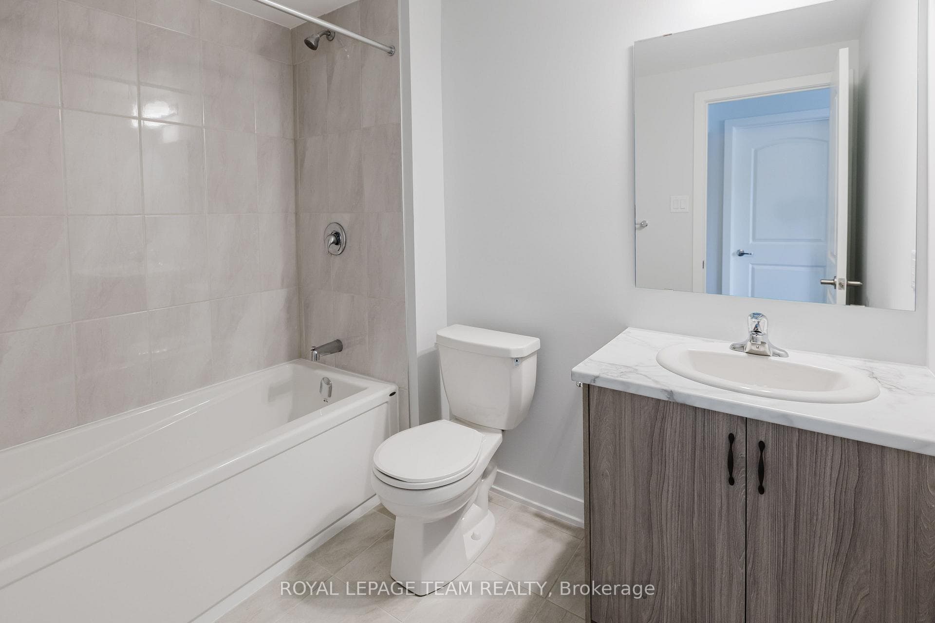 158 Robert Perry Street photo 23