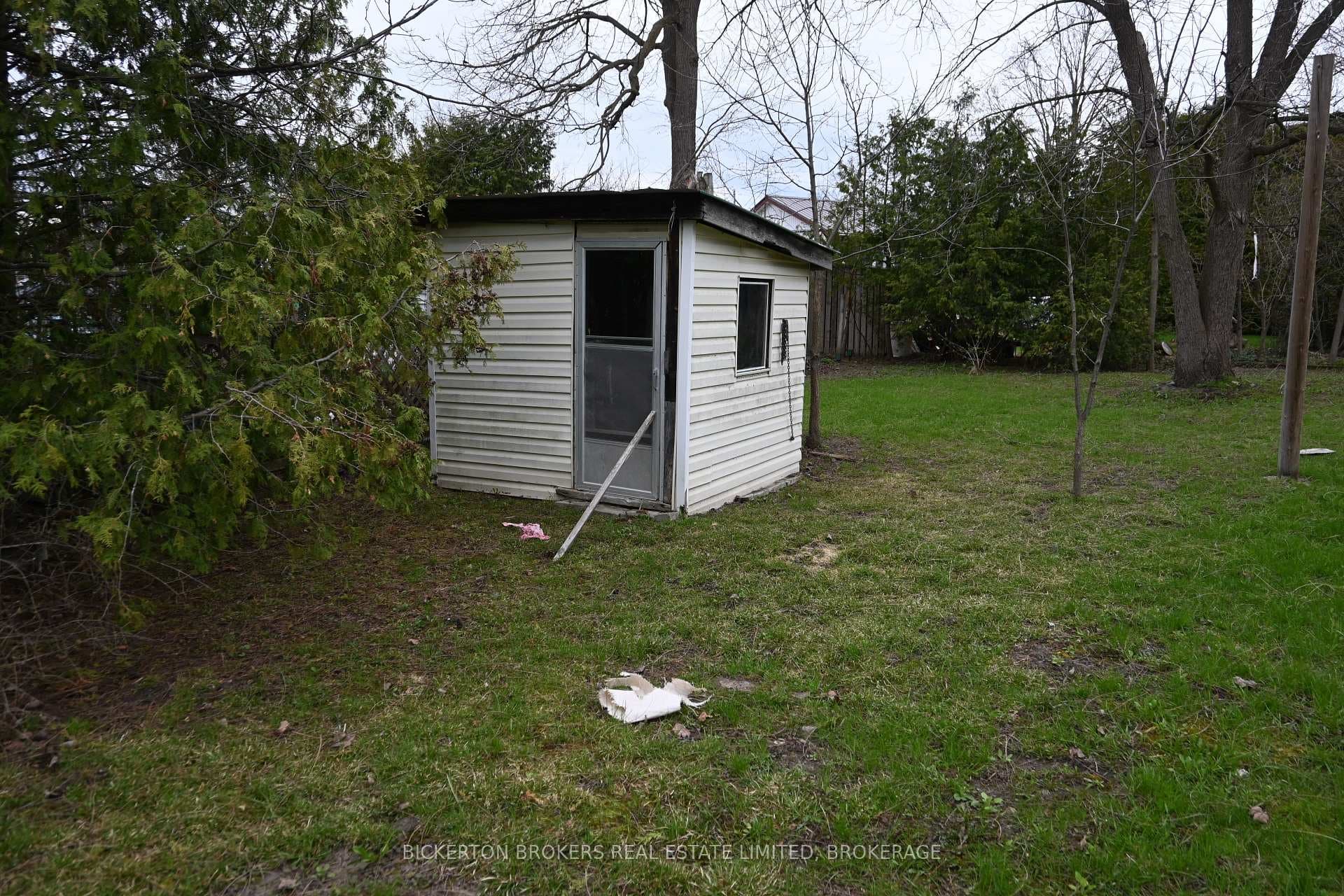 20 Grand Trunk Avenue photo 3