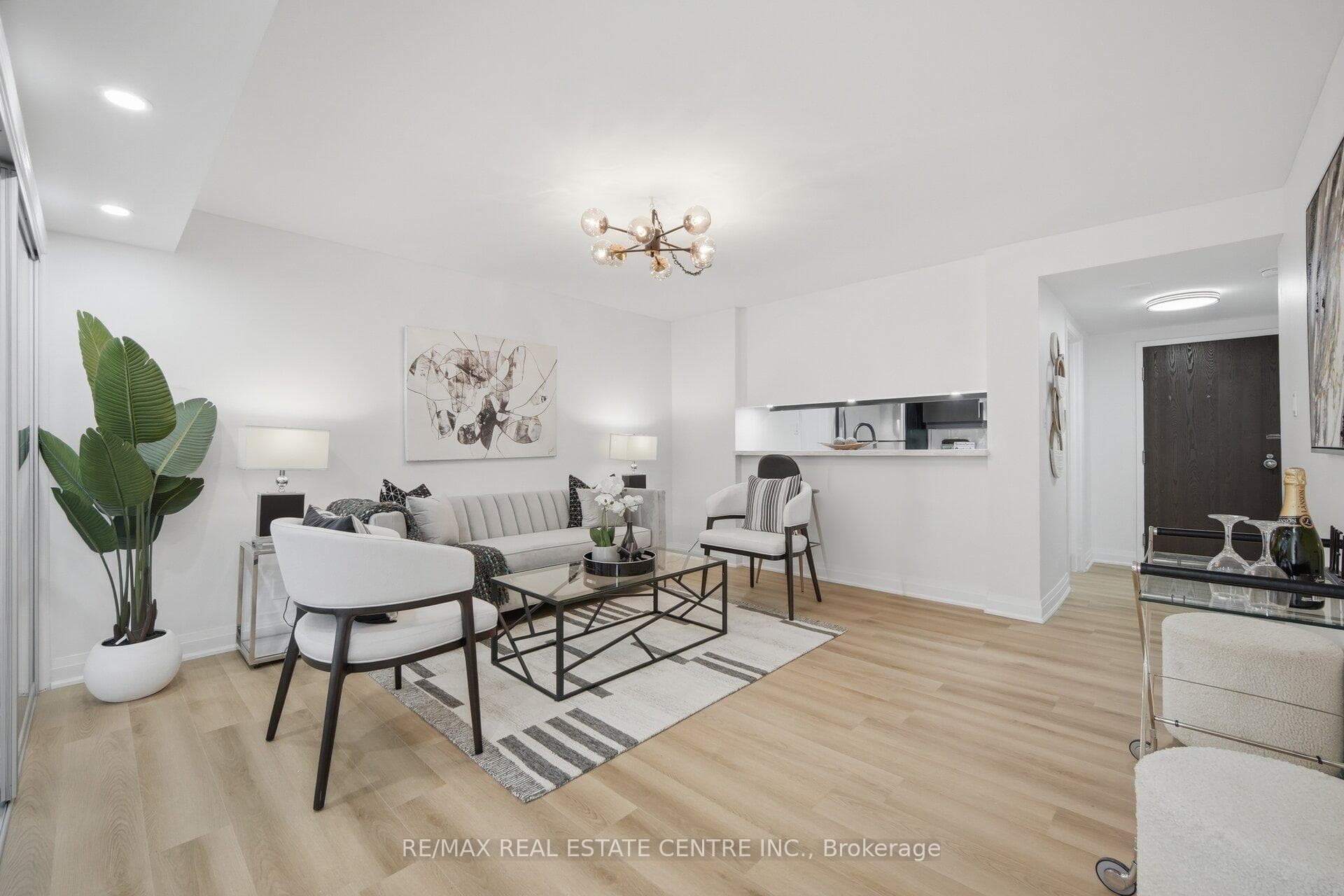 717 Bay Street Unit 1009 photo 10