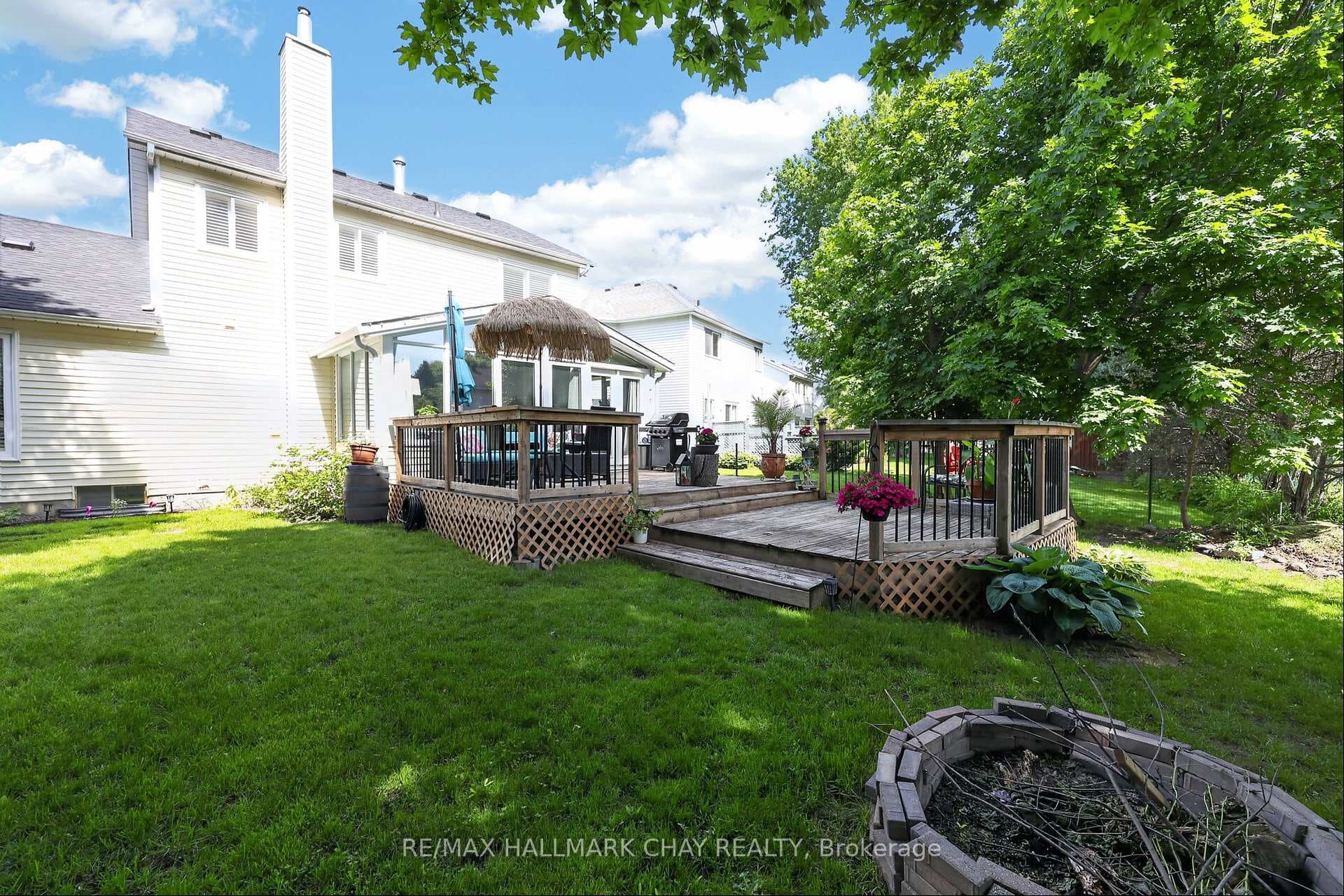 1885 Applewood Avenue photo 38