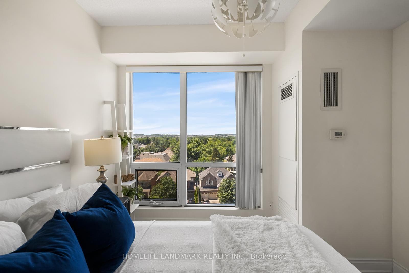 9088 Yonge Street Unit 702A photo 14