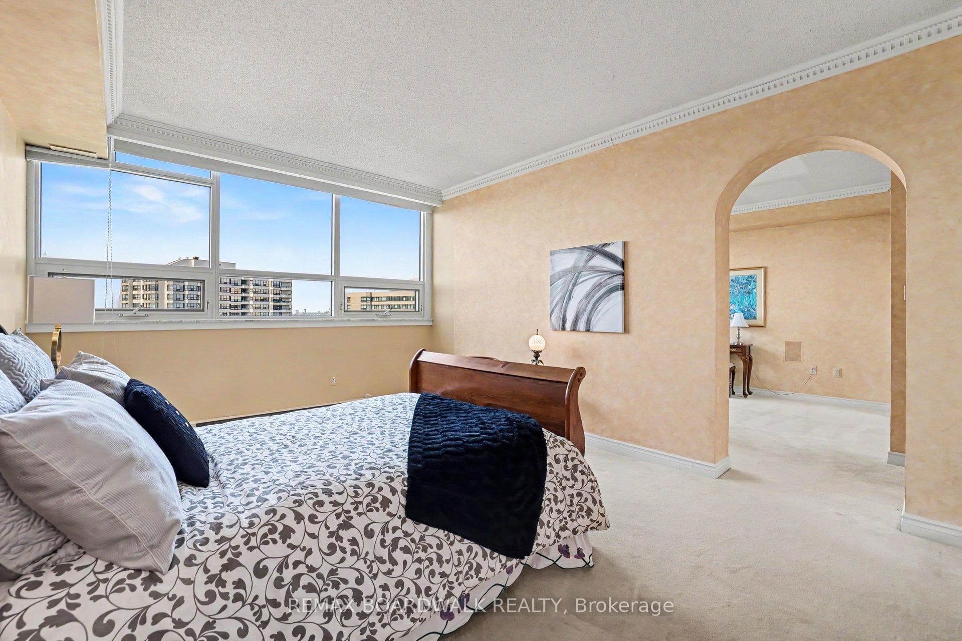 1480 Riverside Drive Unit 2201 photo 24