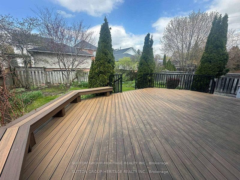 1886 Pine Grove Avenue photo 39